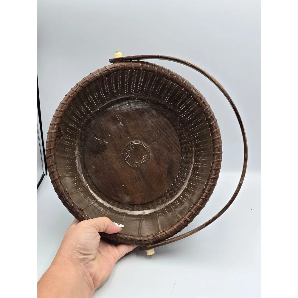 Nantucket Wicker Basket Home Decor Medium Brown Good Round Wood Handle Liner